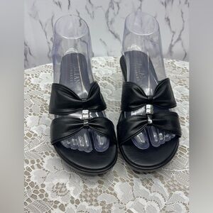 Italian Shoemakers Black Wedge Sandals Women’s Size 6M Slide Bow Made in Italy